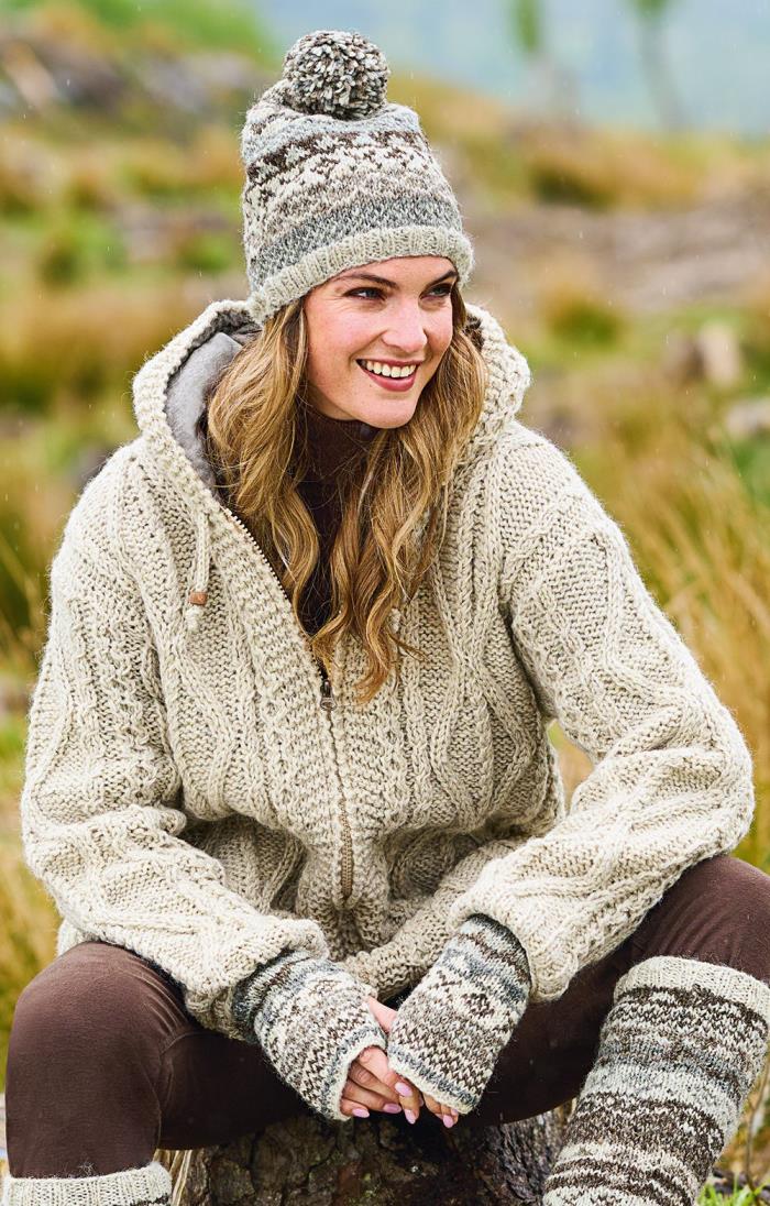 schommel terwijl Minder Ladies Aran Hoodie - House of Bruar