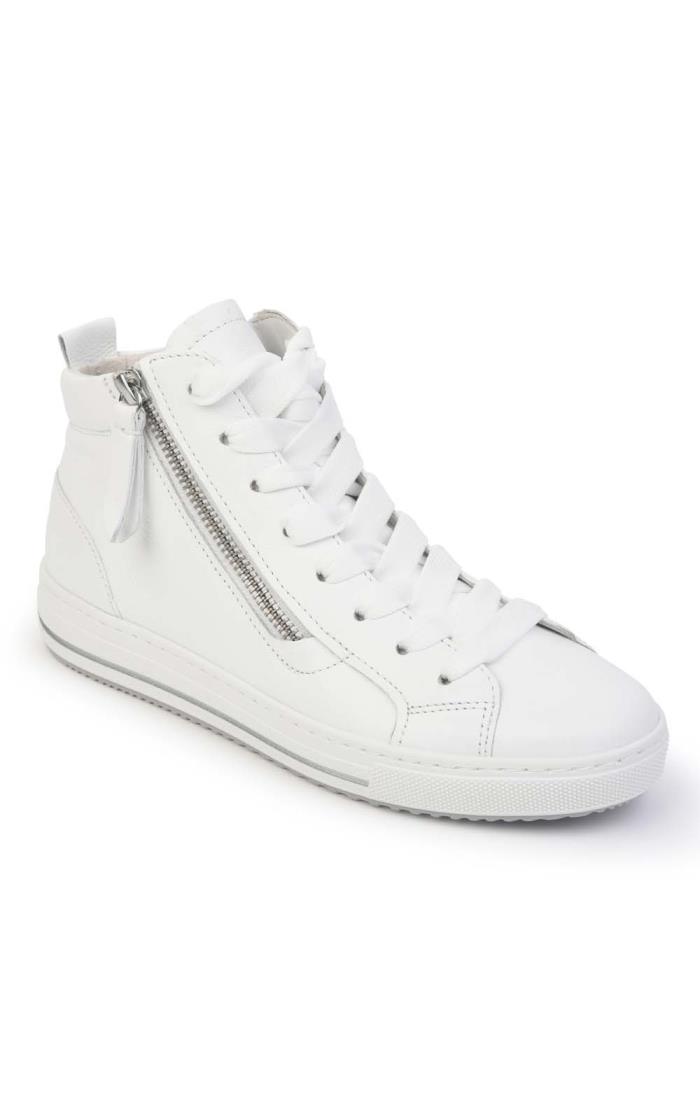 White on sale baseball trainers