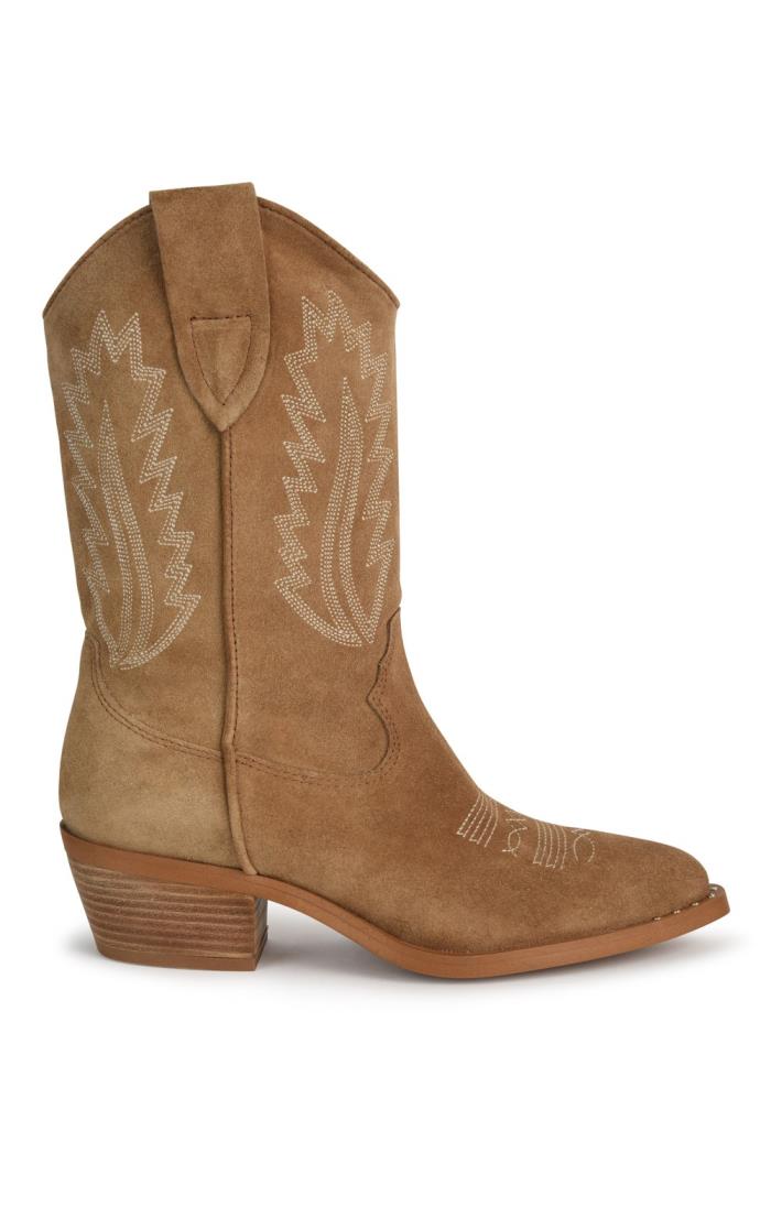Tan cowboy hotsell boots ladies
