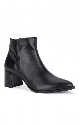 House of Bruar Ladies Leather Heeled Boot - Black - Black