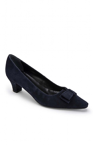 Suede Heeled Shoe with Bow
