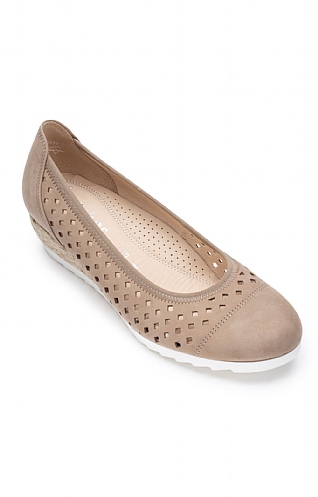 Gabor Punched Detail Wedge