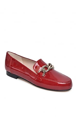 House of Bruar Ladies Leather Loafer with Chain, Patent Red