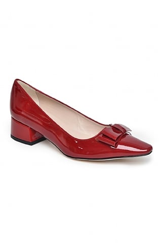 House of Bruar Ladies Low Heeled Shoe with Bow, Patent Red