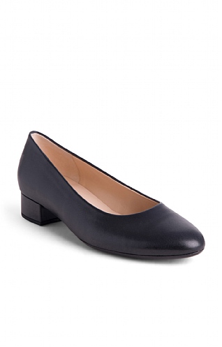 Ladies leather deals dress shoes