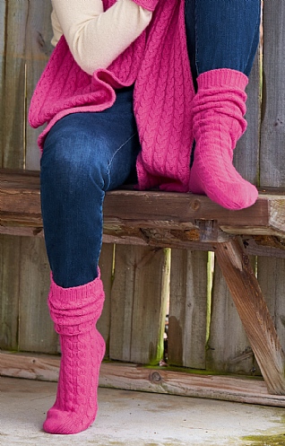 House Of Bruar Ladies 3 Ply Cashmere Cable Bed Socks, Fuchsia