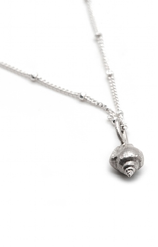 Dainty London Tiny Seashell Necklace