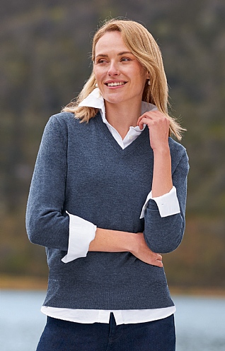 Ladies Merino V Neck Jumper Blue House of Bruar