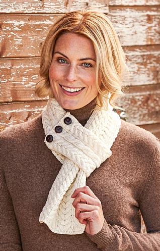 Ladies Aran Button Scarf - Ecru beige