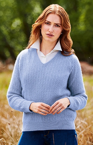 Lamora Cable V Neck